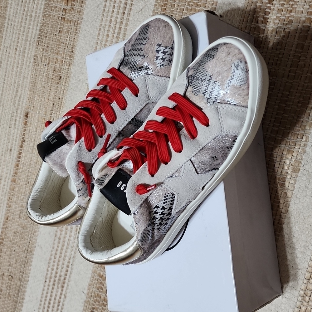 NWOT Steve Madden Womens Philosophy Lace-Up Sneakers